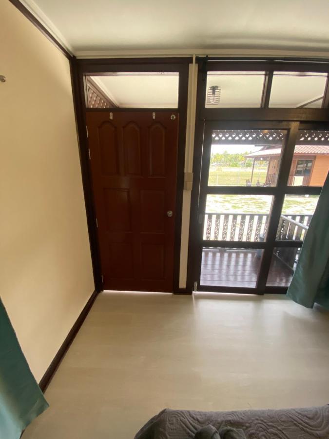 Tts Staycation Chalet Kampung Penarik Exteriör bild