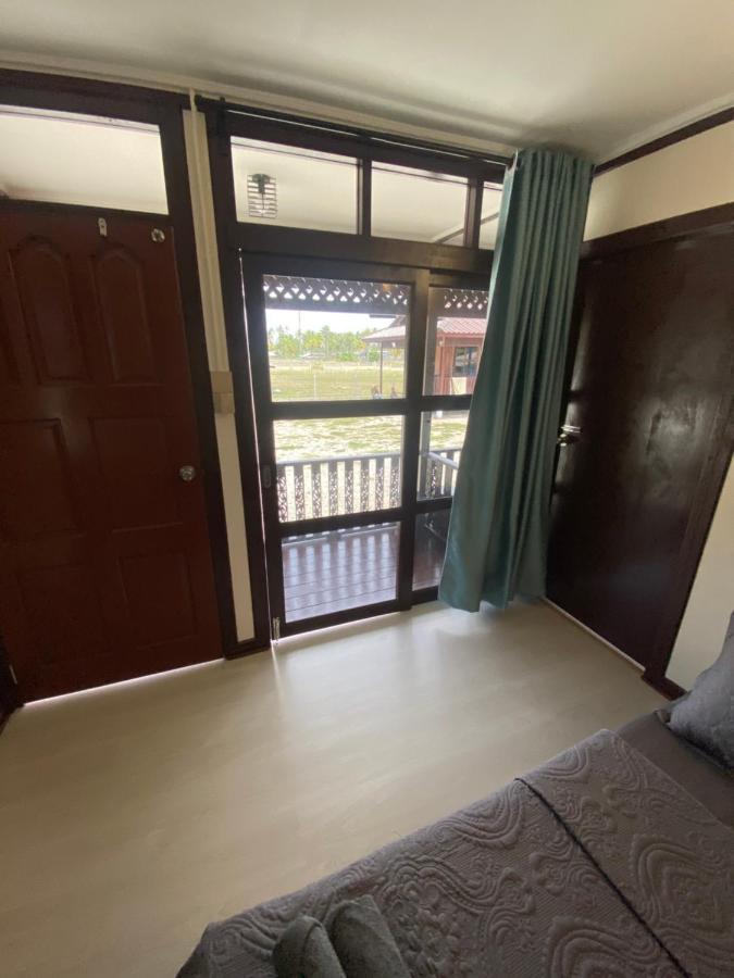 Tts Staycation Chalet Kampung Penarik Exteriör bild