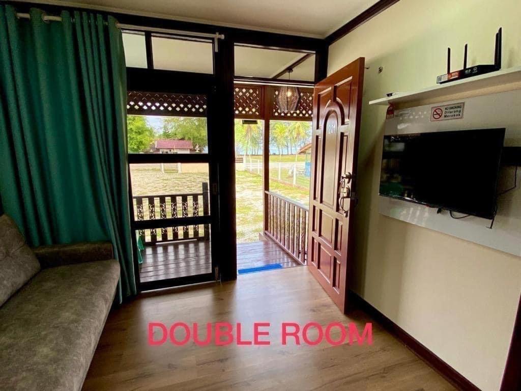 Tts Staycation Chalet Kampung Penarik Exteriör bild